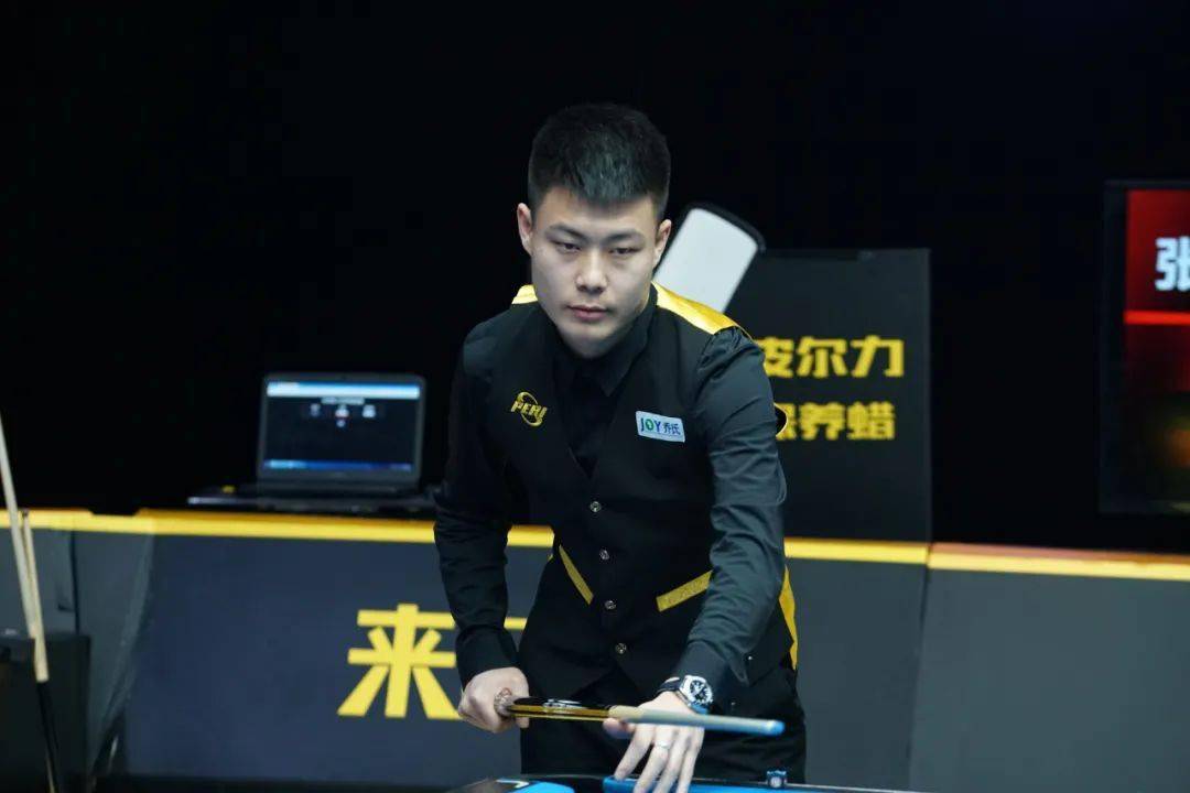 在球场上重 在球场上重